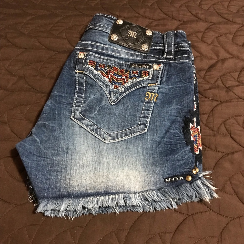 Miss Me Signature Shorts size 34